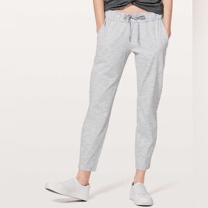 Lululemon On The Fly Cropped Joggers Size 6